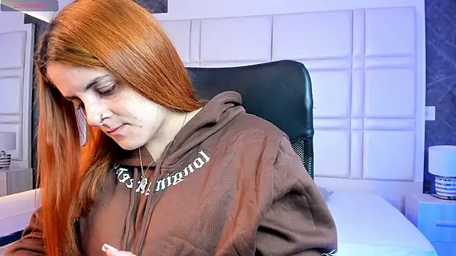 Snapshot of kimbrownn chatting on 19, 6, 2026 kimbrownn online show from 19, 6, 2026
