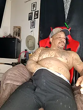 yellowwetfox online show from 1, 3, 2025