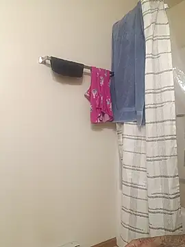 yellowwetfox online show from 3, 3, 2026