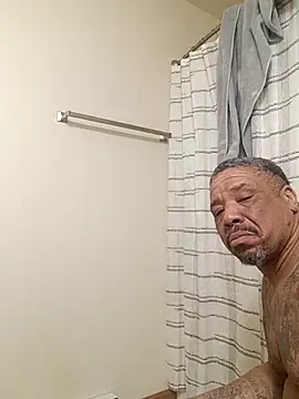 yellowwetfox online show from 28, 3, 2026