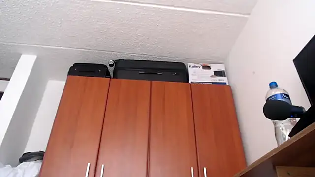 Snapshot of Juls_winter_ chatting on 7, 3, 2025 Juls winter online show from 7, 3, 2025