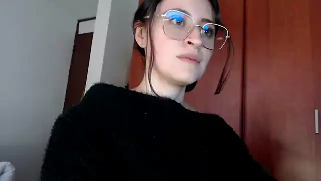 Snapshot of Juls_winter_ chatting on 13, 3, 2025 Juls winter online show from 13, 3, 2025