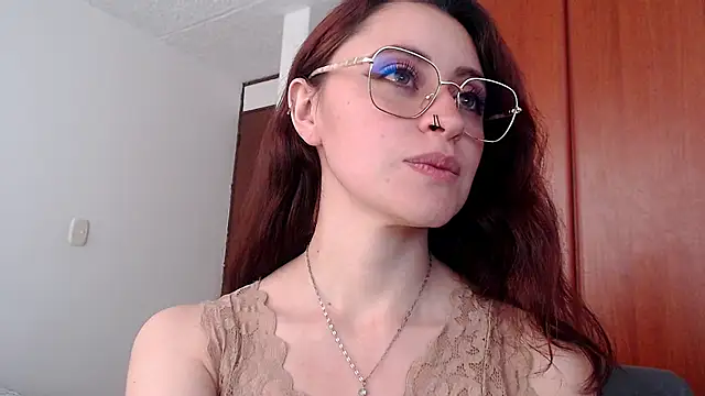 Snapshot of Juls_winter_ chatting on 24, 11, 2025 Juls winter online show from 24, 11, 2025