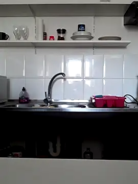 Moi Lina online show from 8, 3, 2025