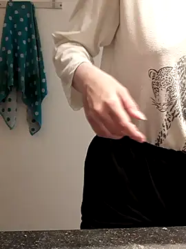 Moi Lina online show from 9, 9, 2025