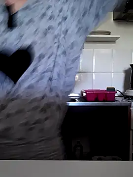 Moi Lina online show from 4, 10, 2025