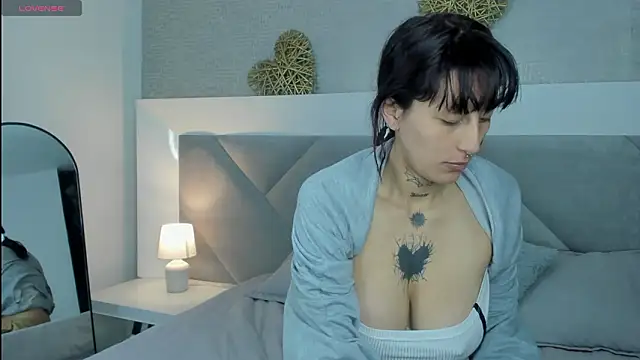 Snapshot of Mariana_Joness chatting on 1, 2, 2026 Mariana Joness online show from 1, 2, 2026