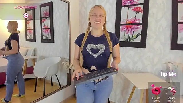 EmilySumer online show from 16, 2, 2025