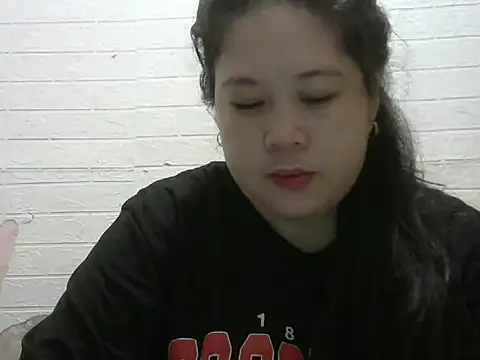 Snapshot of hotsexylyn chatting on 11, 9, 2025 hotsexylyn online show from 11, 9, 2025