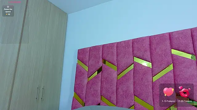 hornyhousekeeper  online show from 24, 11, 2025