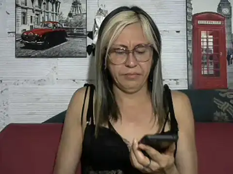 divahot08 online show from 5, 12, 2024