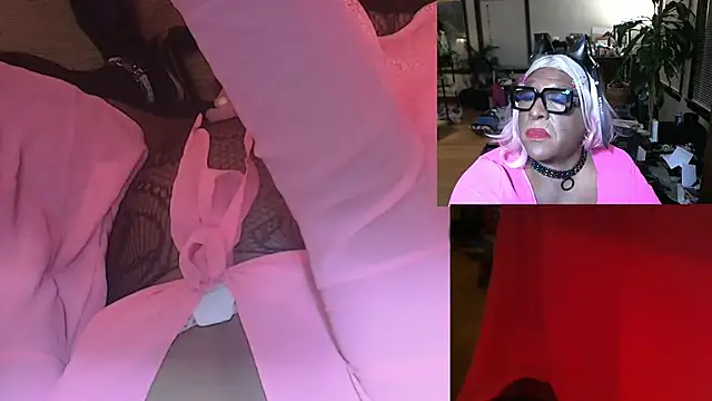 Snapshot of Gray-Platinum-Orchid chatting on 1, 1, 2025 Gray-Platinum-Orchid online show from 1, 1, 2025