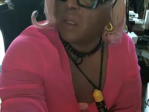 Snapshot of Gray-Platinum-Orchid chatting on 1, 1, 2025 Gray-Platinum-Orchid online show from 1, 1, 2025