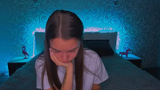 Snapshot of AlexaBarkley chatting on 8, 12, 2024 AlexaBarkley online show from 8, 12, 2024