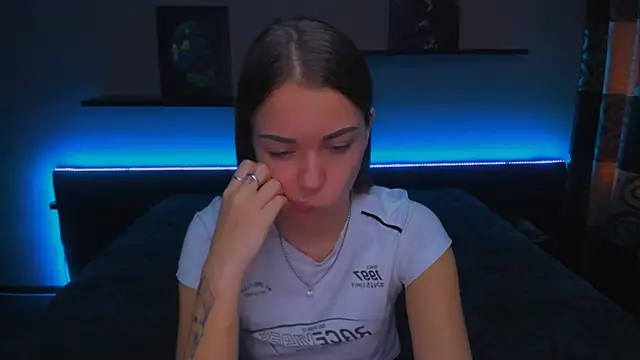 Snapshot of AlexaBarkley chatting on 2, 1, 2025 AlexaBarkley online show from 2, 1, 2025