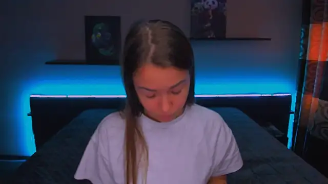 Snapshot of AlexaBarkley chatting on 19, 2, 2025 AlexaBarkley online show from 19, 2, 2025