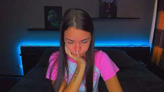 Snapshot of AlexaBarkley chatting on 11, 9, 2025 AlexaBarkley online show from 11, 9, 2025