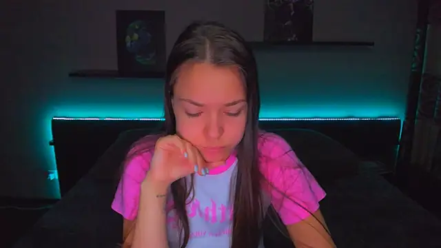 Snapshot of AlexaBarkley chatting on 5, 11, 2025 AlexaBarkley online show from 5, 11, 2025