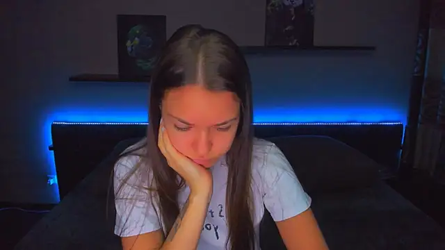 Snapshot of AlexaBarkley chatting on 7, 11, 2025 AlexaBarkley online show from 7, 11, 2025