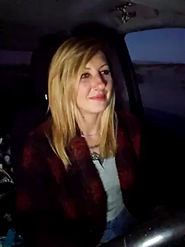 Snapshot of SheIsSomething chatting on 10, 1, 2026 SheIsSomething online show from 10, 1, 2026