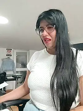 aisha latina online show from 24, 3, 2026