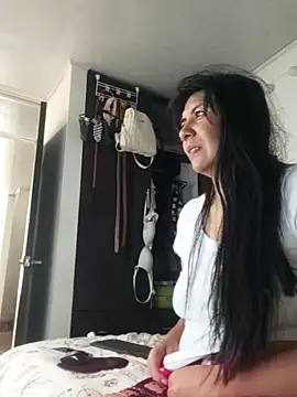 Snapshot of aisha_latina chatting on 18, 5, 2026 aisha latina online show from 18, 5, 2026