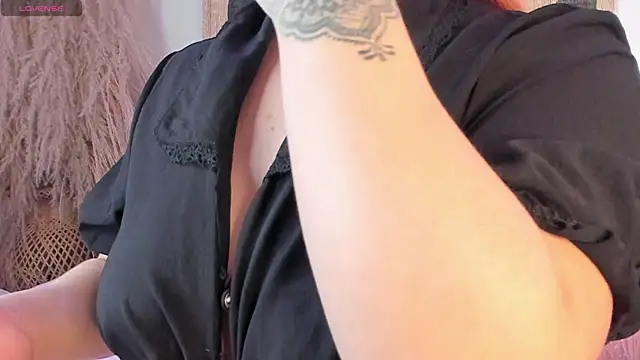 SophieRossi online show from 5, 3, 2025