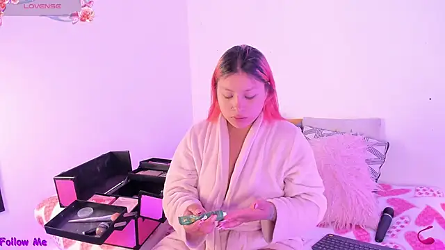 SophieRossi online show from 1, 10, 2025