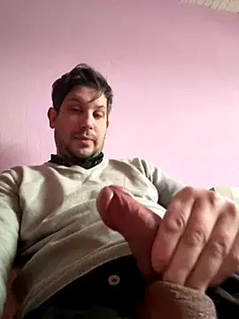 Snapshot of Taxidriver1988 chatting on 2, 12, 2024 Taxidriver1988 online show from 2, 12, 2024