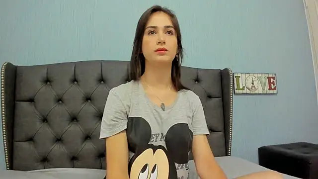 AndreaStivens online show from 8, 3, 2025