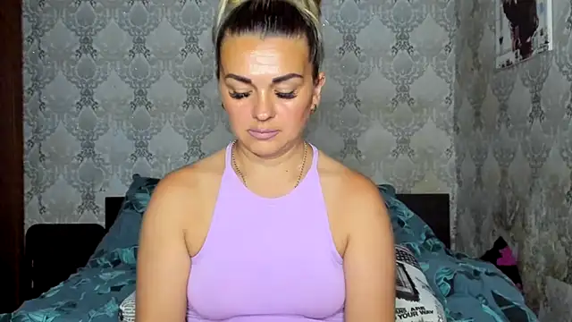 NicoletMoore online show from 9, 7, 2026