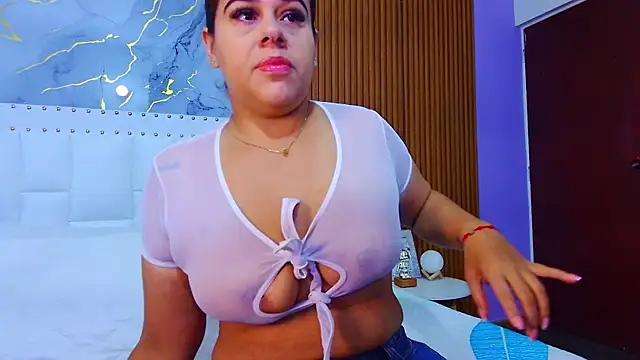 IrresistibleMilf online show from 27, 1, 2025