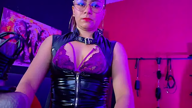Snapshot of MistressSlut1 chatting on 27, 9, 2025 MistressSlut1 online show from 27, 9, 2025