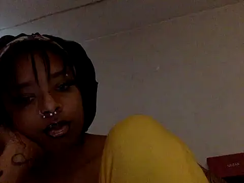 Snapshot of CutieFrmthehood chatting on 21, 5, 2026 CutieFrmthehood online show from 21, 5, 2026