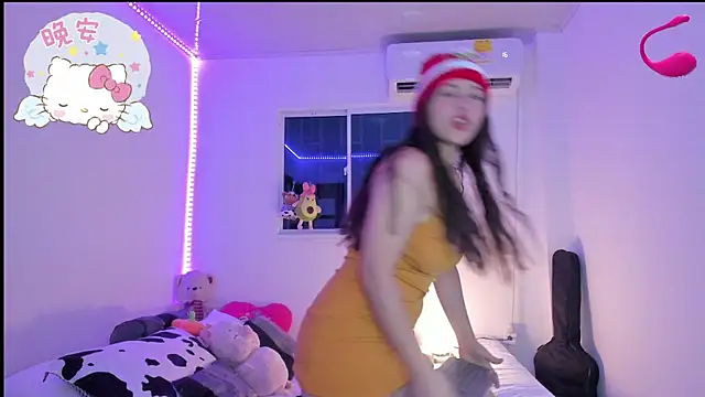 Snapshot of MollyG18 chatting on 27, 12, 2024 MollyG18 online show from 27, 12, 2024