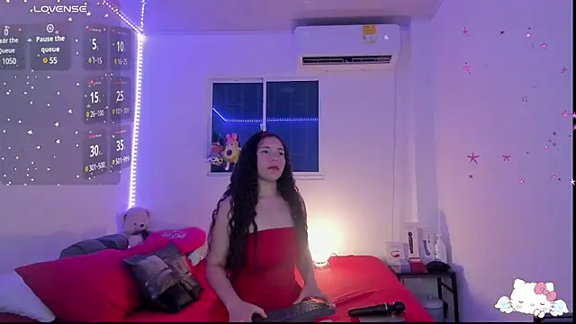 Snapshot of MollyG18 chatting on 8, 3, 2025 MollyG18 online show from 8, 3, 2025