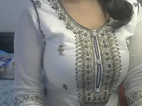 Snapshot of SiaraSiyA chatting on 2, 2, 2025 SiaraSiyA online show from 2, 2, 2025