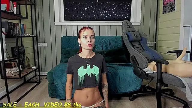 Snapshot of SandyChris chatting on 17, 9, 2025 SandyChris online show from 17, 9, 2025