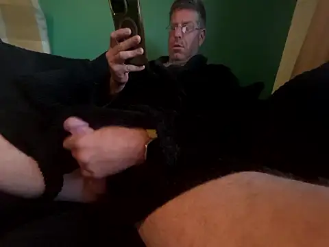 Snapshot of bigboy6880 chatting on 22, 9, 2025 bigboy6880 online show from 22, 9, 2025