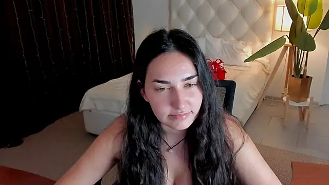 Snapshot of CeceliaJohnson chatting on 7, 7, 2026 CeceliaJohnson online show from 7, 7, 2026