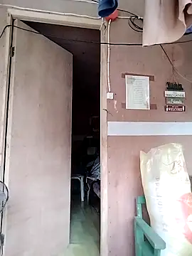 Snapshot of lickmepussy21 chatting on 18, 12, 2025 lickmepussy21 online show from 18, 12, 2025