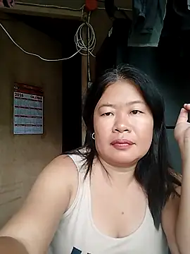 Snapshot of lickmepussy21 chatting on 5, 2, 2026 lickmepussy21 online show from 5, 2, 2026