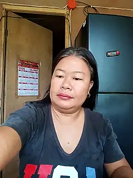 Snapshot of lickmepussy21 chatting on 5, 4, 2026 lickmepussy21 online show from 5, 4, 2026