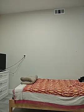 Snapshot of Susannemilf chatting on 25, 10, 2025 Susannemilf online show from 25, 10, 2025