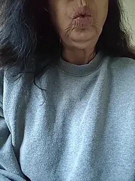 Snapshot of Susannemilf chatting on 10, 11, 2025 Susannemilf online show from 10, 11, 2025