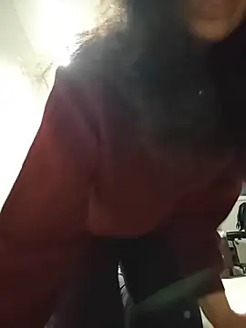 Snapshot of Susannemilf chatting on 17, 11, 2025 Susannemilf online show from 17, 11, 2025