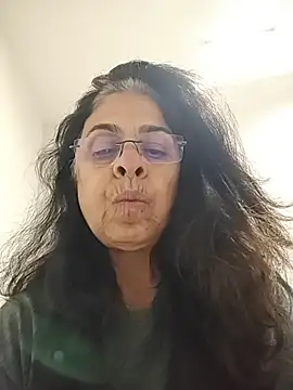 Snapshot of Susannemilf chatting on 18, 11, 2025 Susannemilf online show from 18, 11, 2025