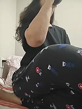 Snapshot of Susannemilf chatting on 23, 11, 2025 Susannemilf online show from 23, 11, 2025