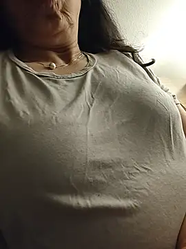 Snapshot of Susannemilf chatting on 2, 12, 2025 Susannemilf online show from 2, 12, 2025