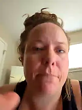 julimonroe online show from 25, 2, 2025